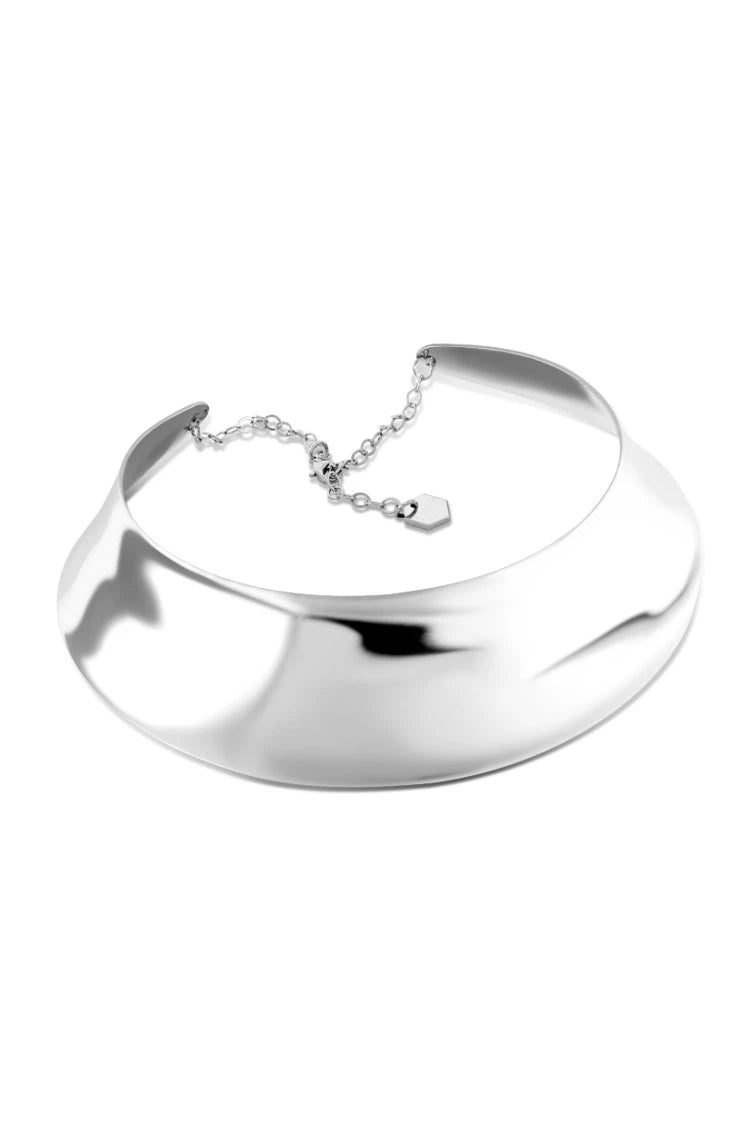 DIVA Choker. Wide plate collar choker in high gloss finish, silver, handmade, hypoallergenic, water-resistant